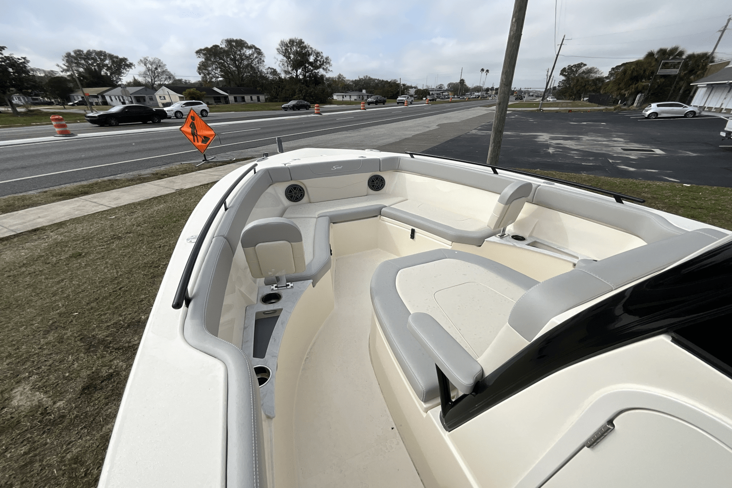 Slide: The Image of Scout 240 XSF 2025 - 8