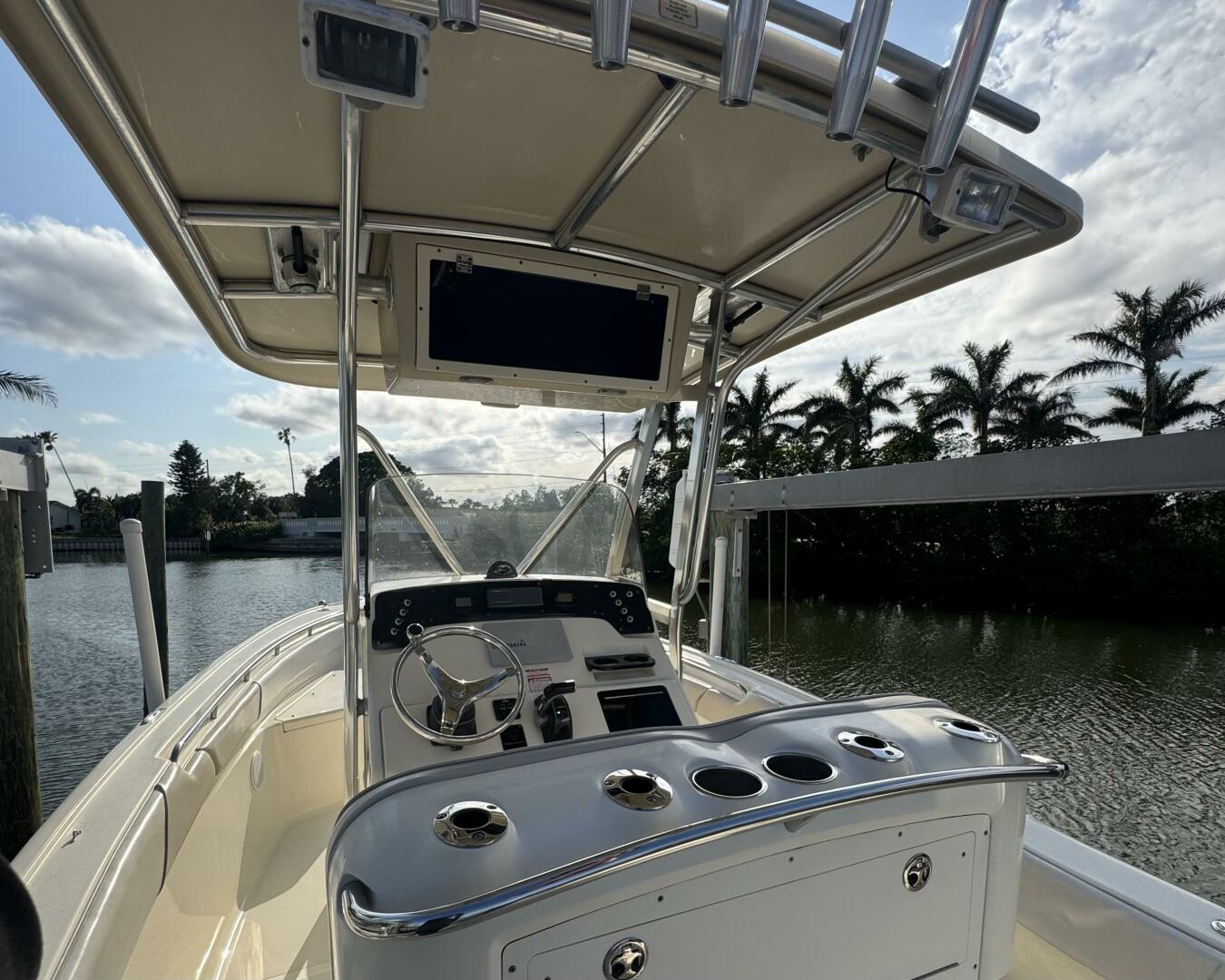 Slide: The Image of Scout 245 SXF 2011 - 5198764