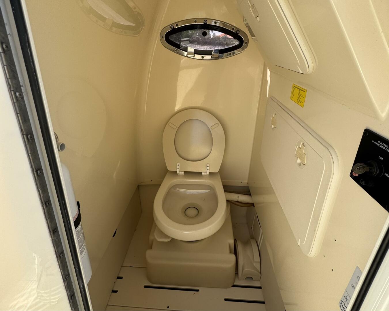 Slide: The Image of Scout 245 SXF 2011 - 5198769