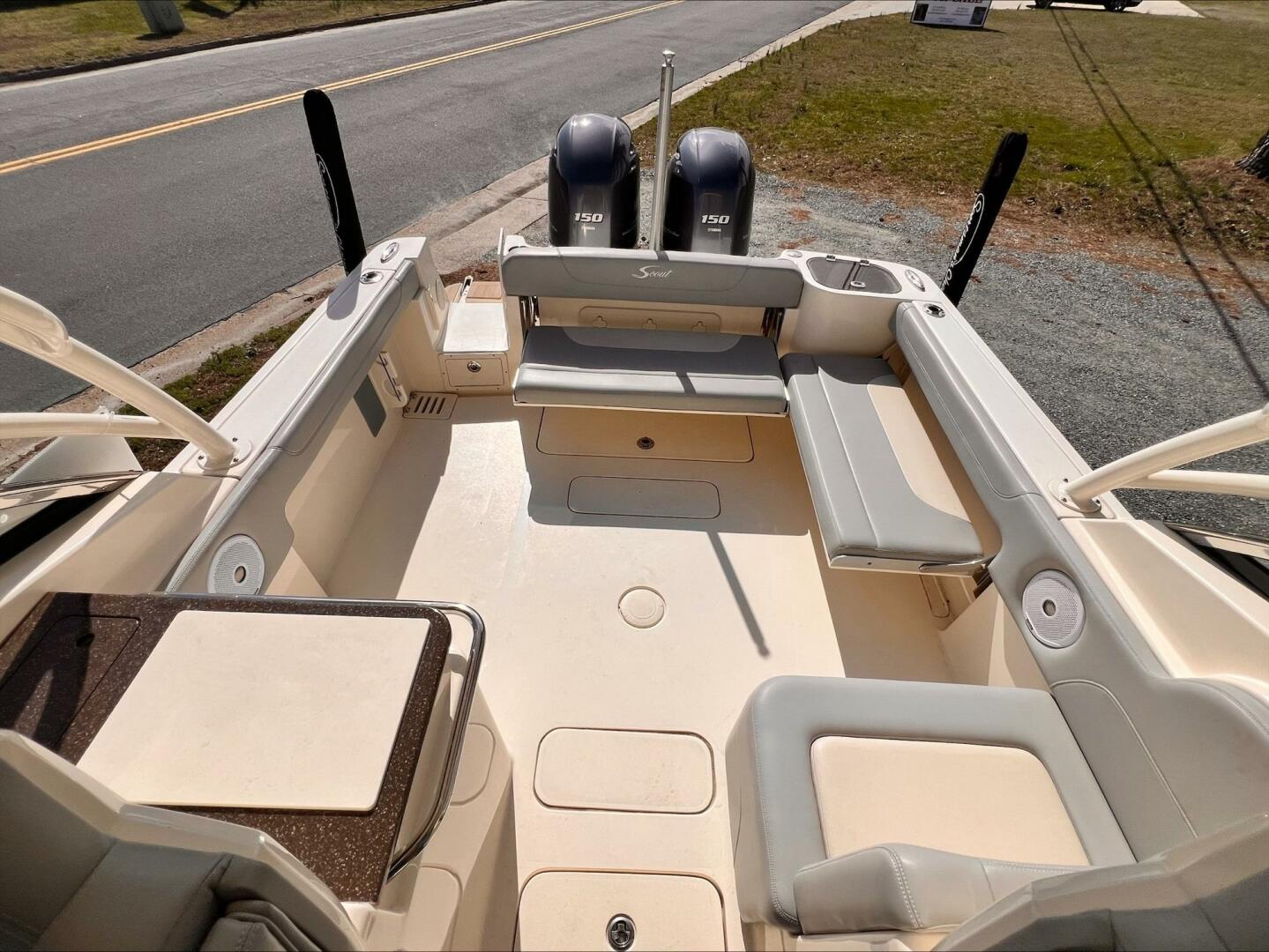 Slide: The Image of Scout 255 Dorado 2020 - 5164427