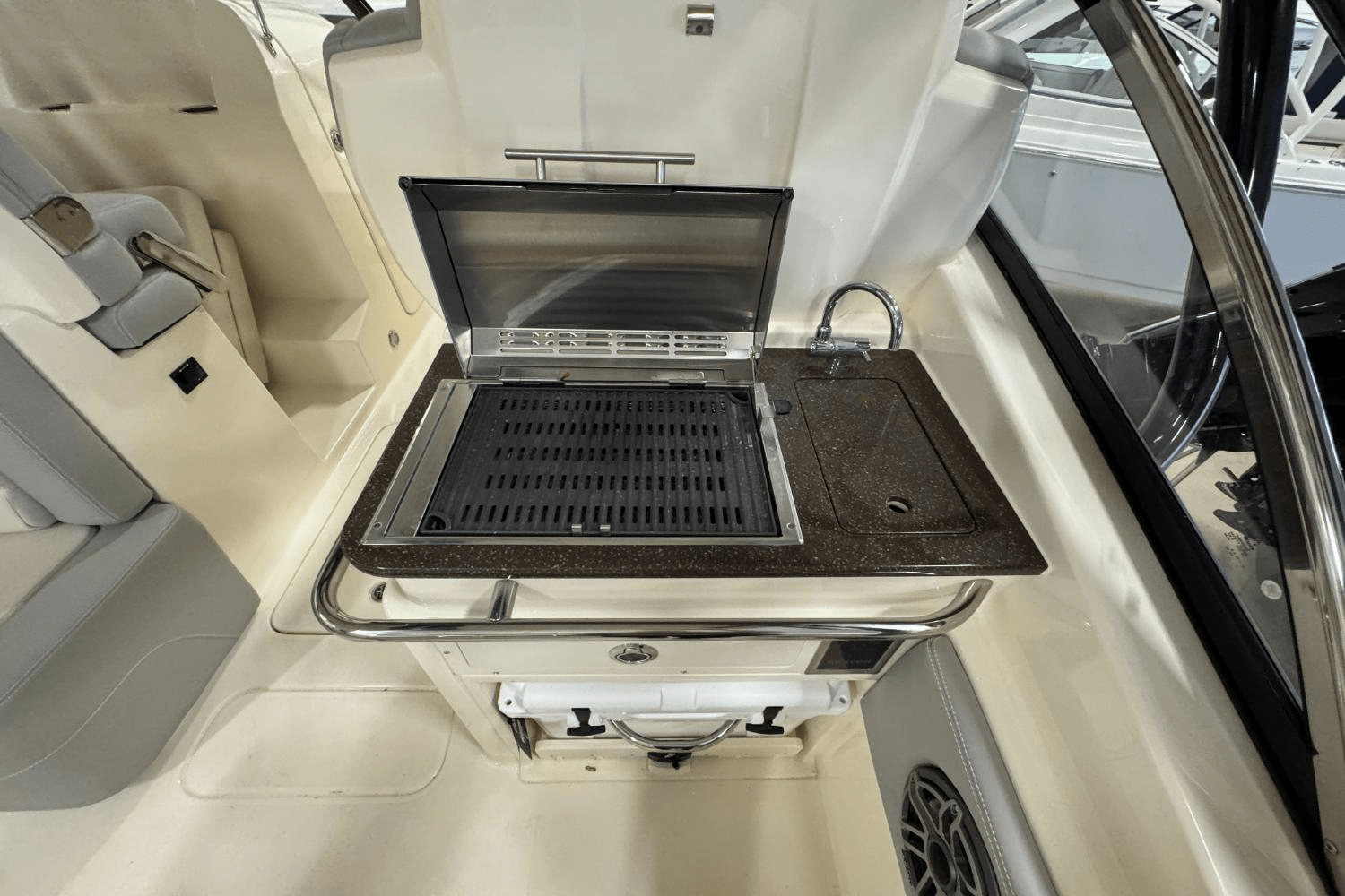 Slide: The Image of Scout 255 Dorado 2025 - 23