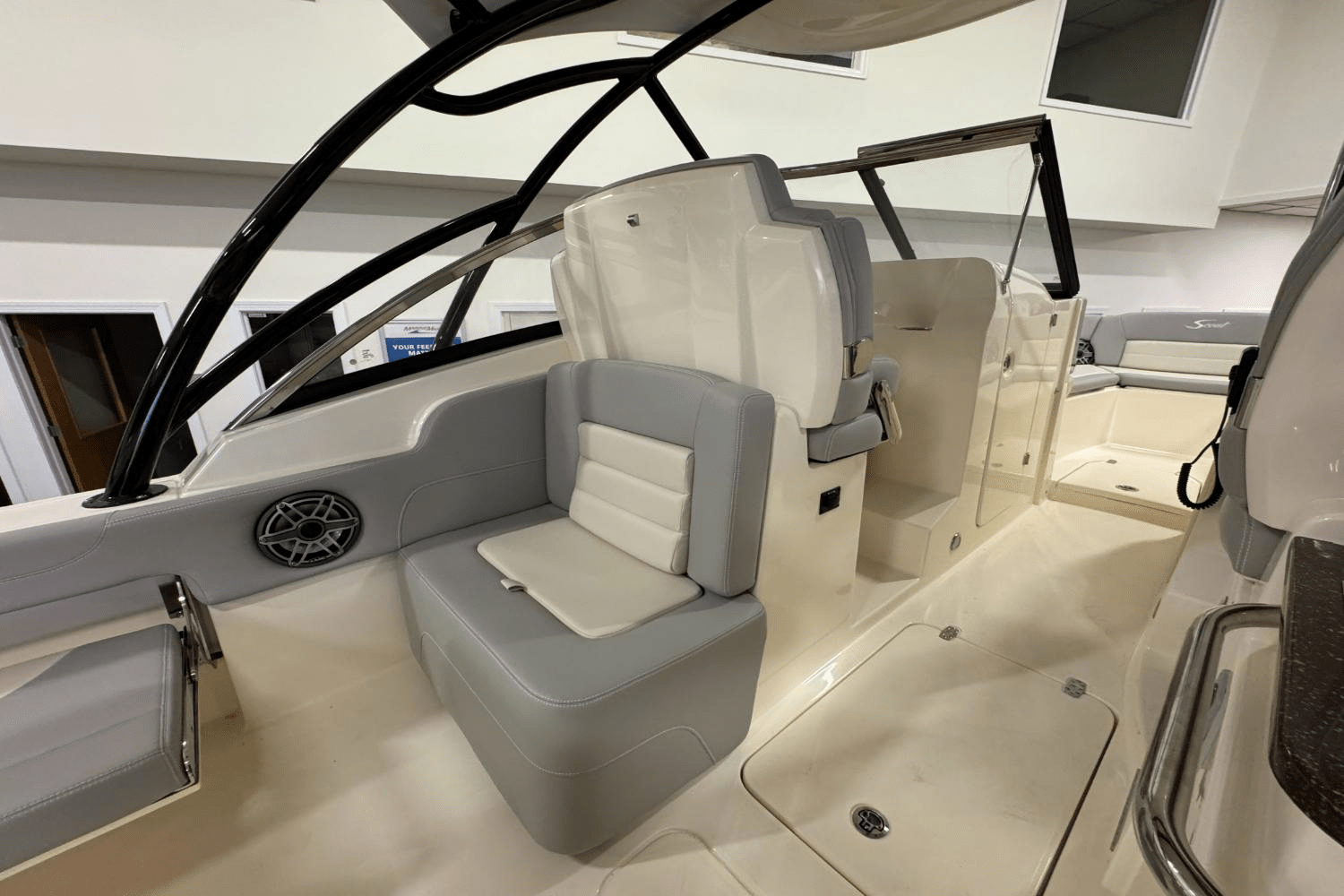 Slide: The Image of Scout 255 Dorado 2025 - 26