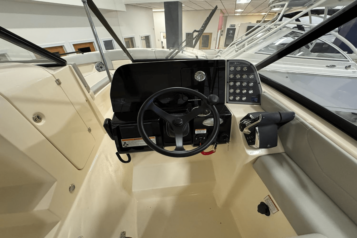 Slide: The Image of Scout 255 Dorado 2025 - 35