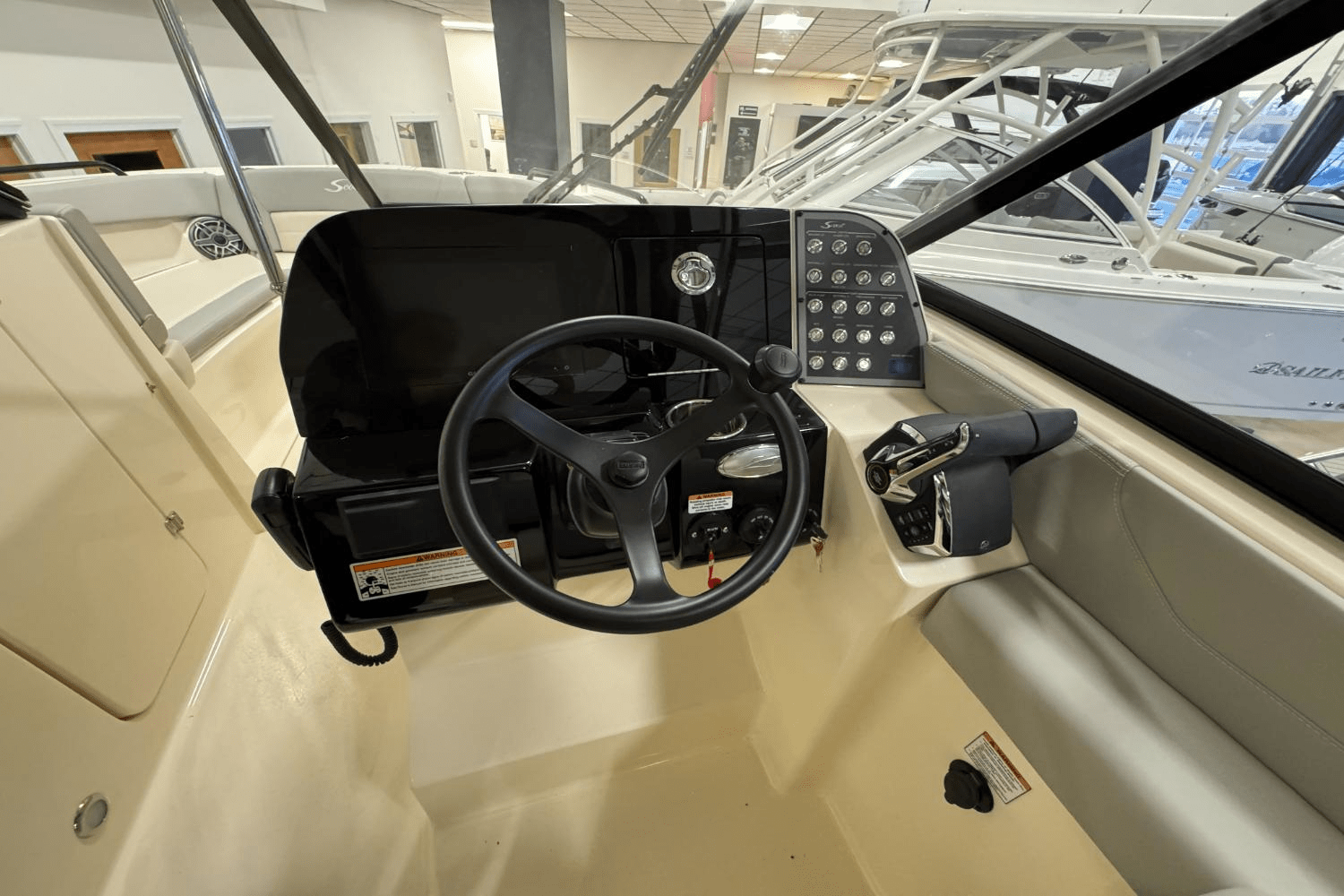 Slide: The Image of Scout 255 Dorado 2025 - 36