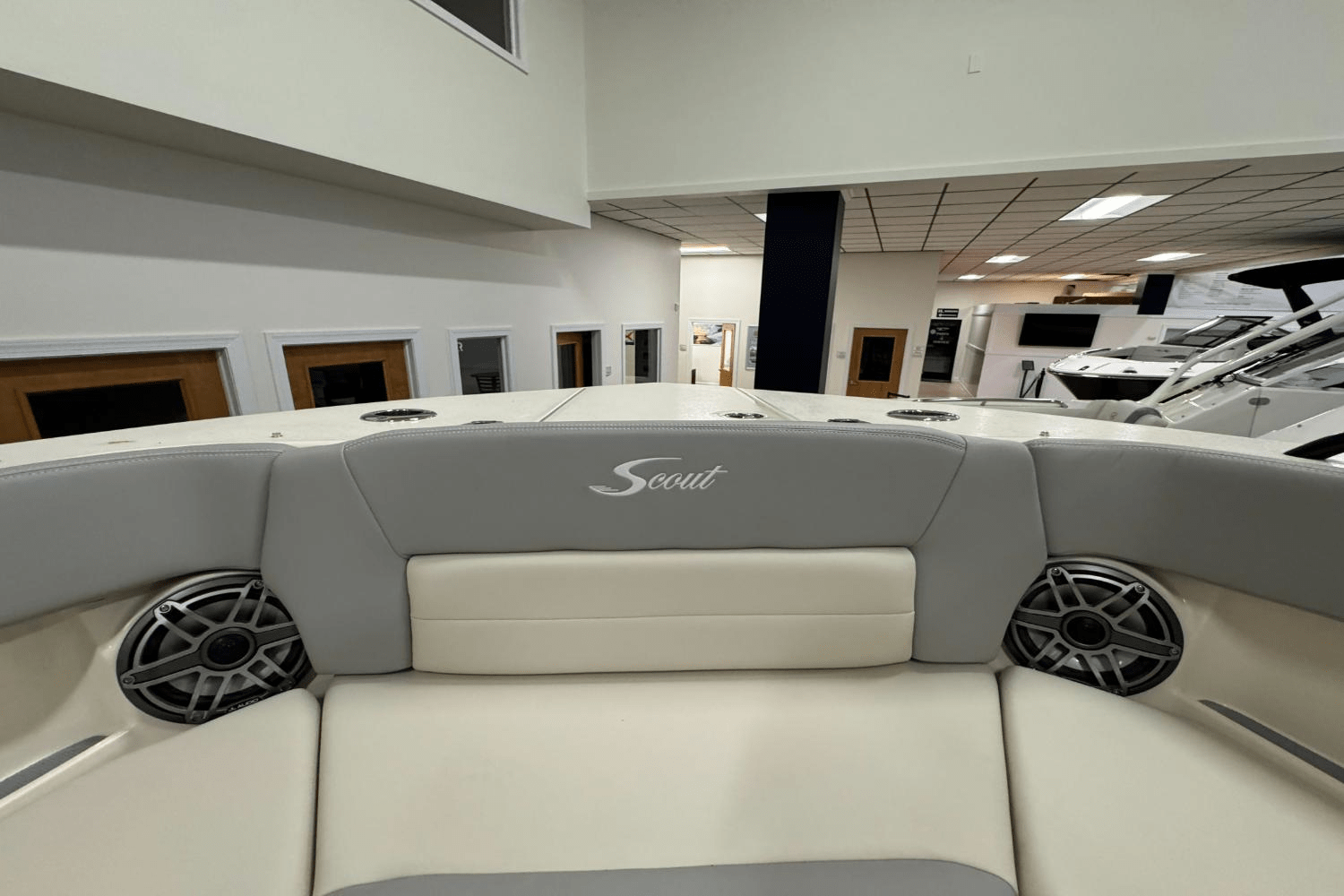 Slide: The Image of Scout 255 Dorado 2025 - 45
