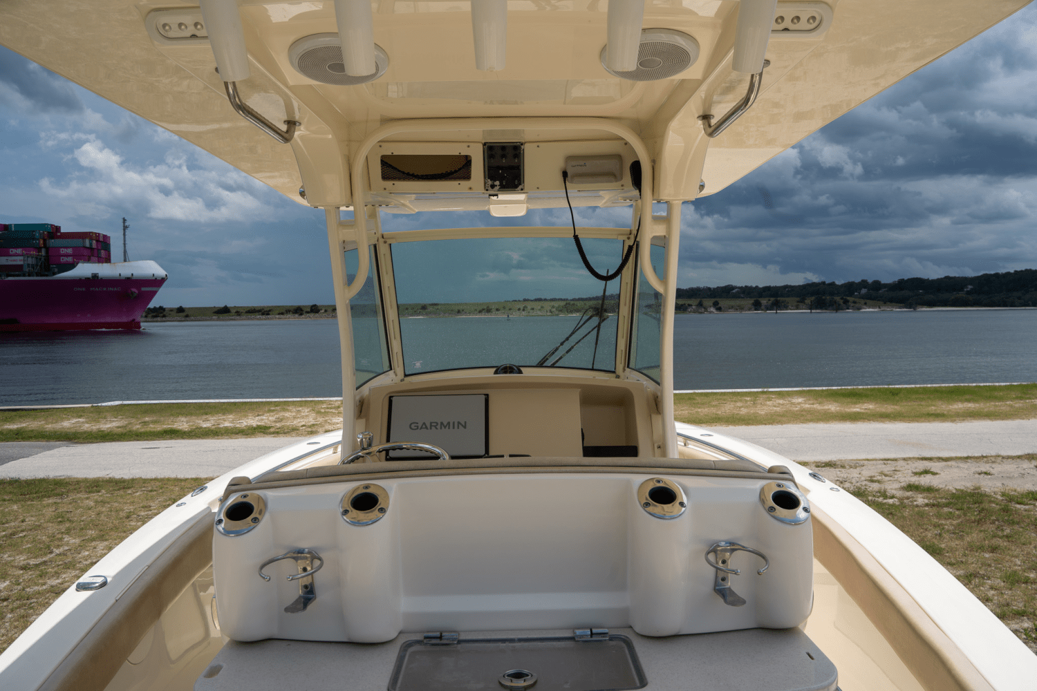 Slide: The Image of Scout 255 LXF 2018 - 10