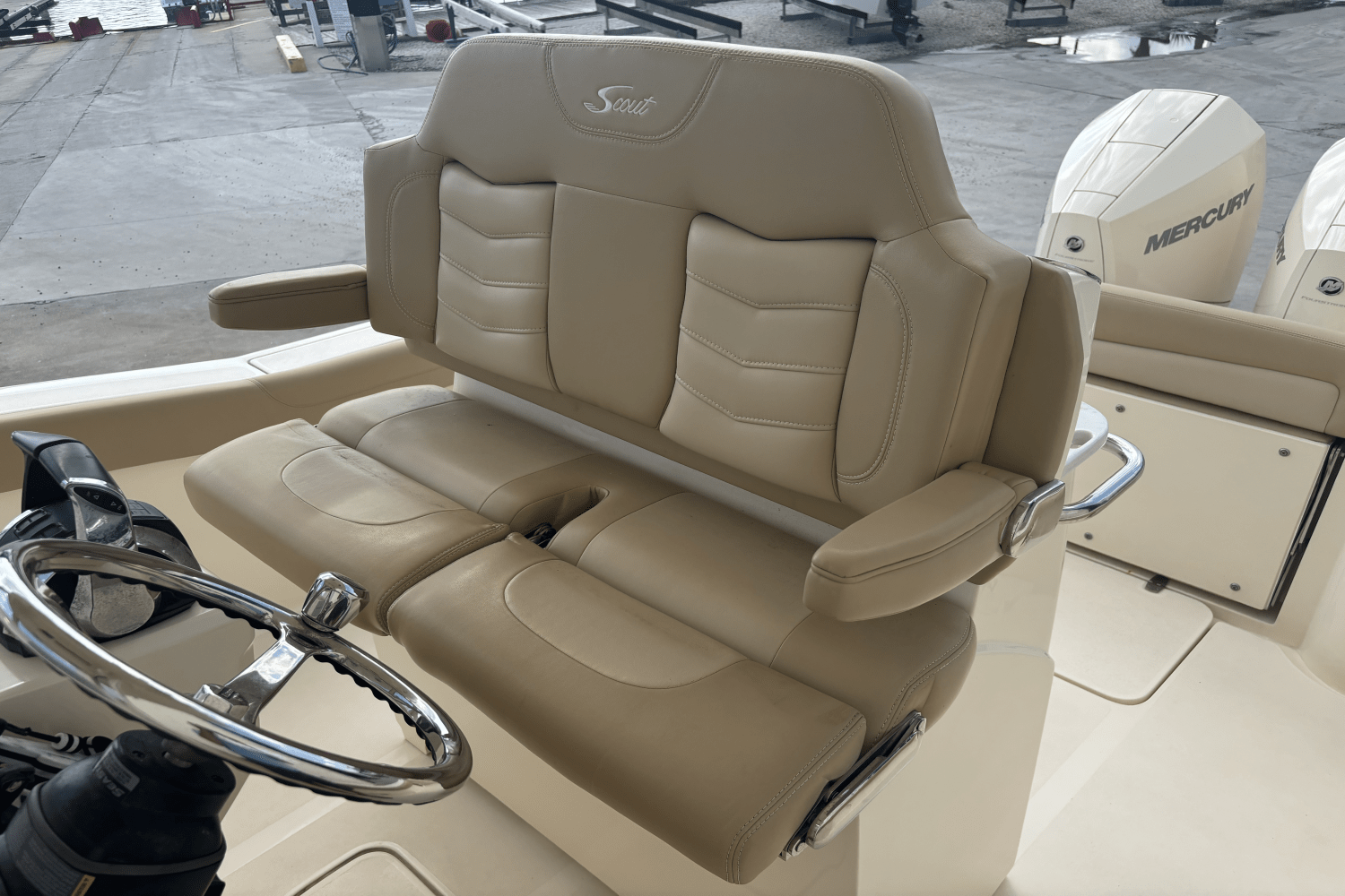 Slide: The Image of Scout 255 LXF 2020 - 11