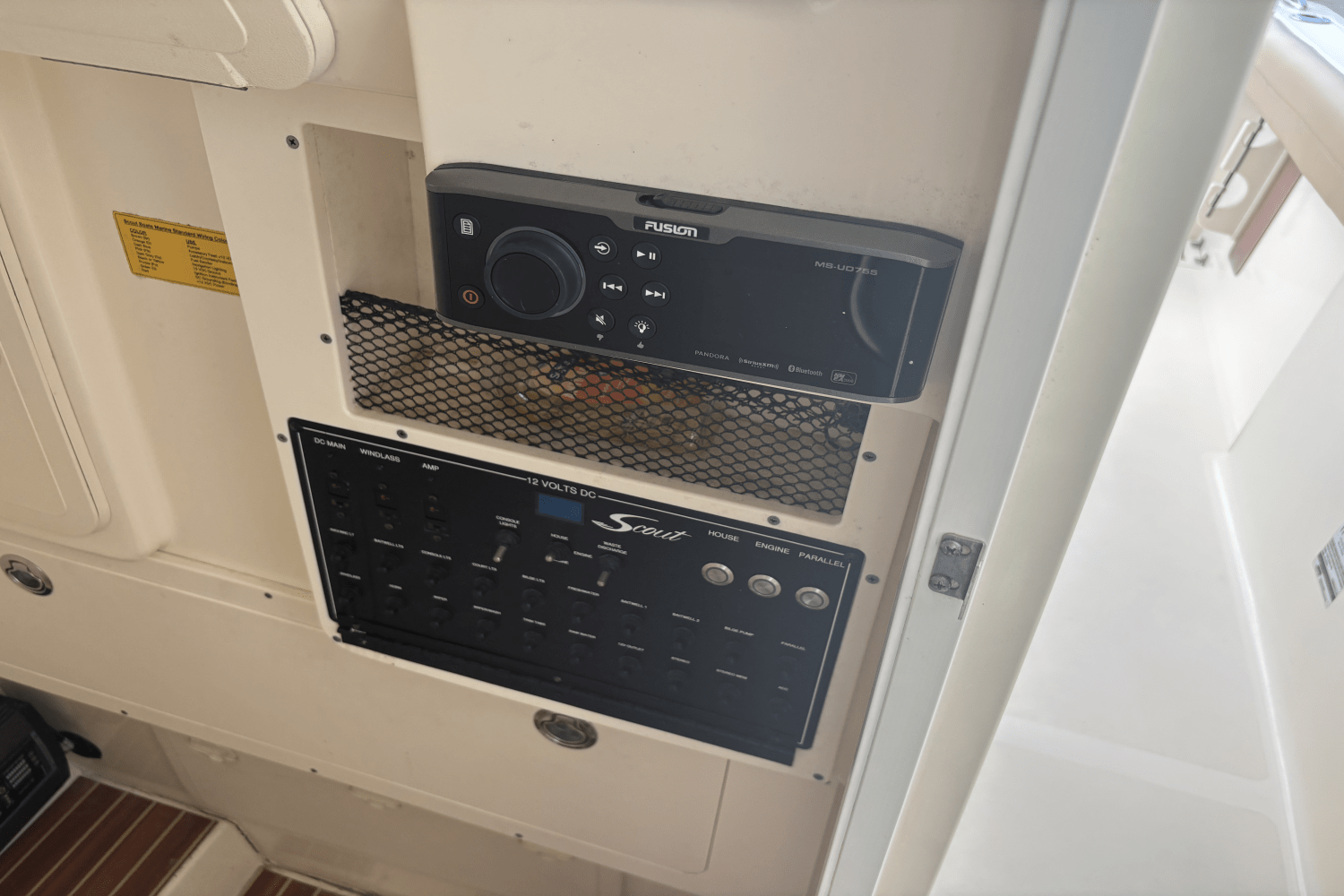 Slide: The Image of Scout 255 LXF 2020 - 16