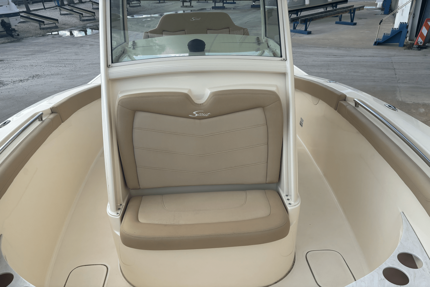 Slide: The Image of Scout 255 LXF 2020 - 21