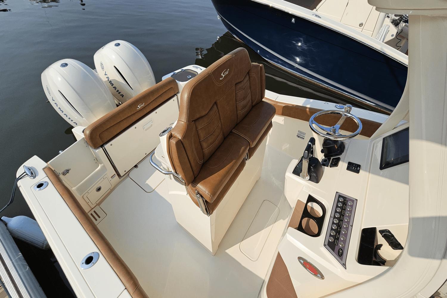 Slide: The Image of Scout 255 LXF 2020 - 21