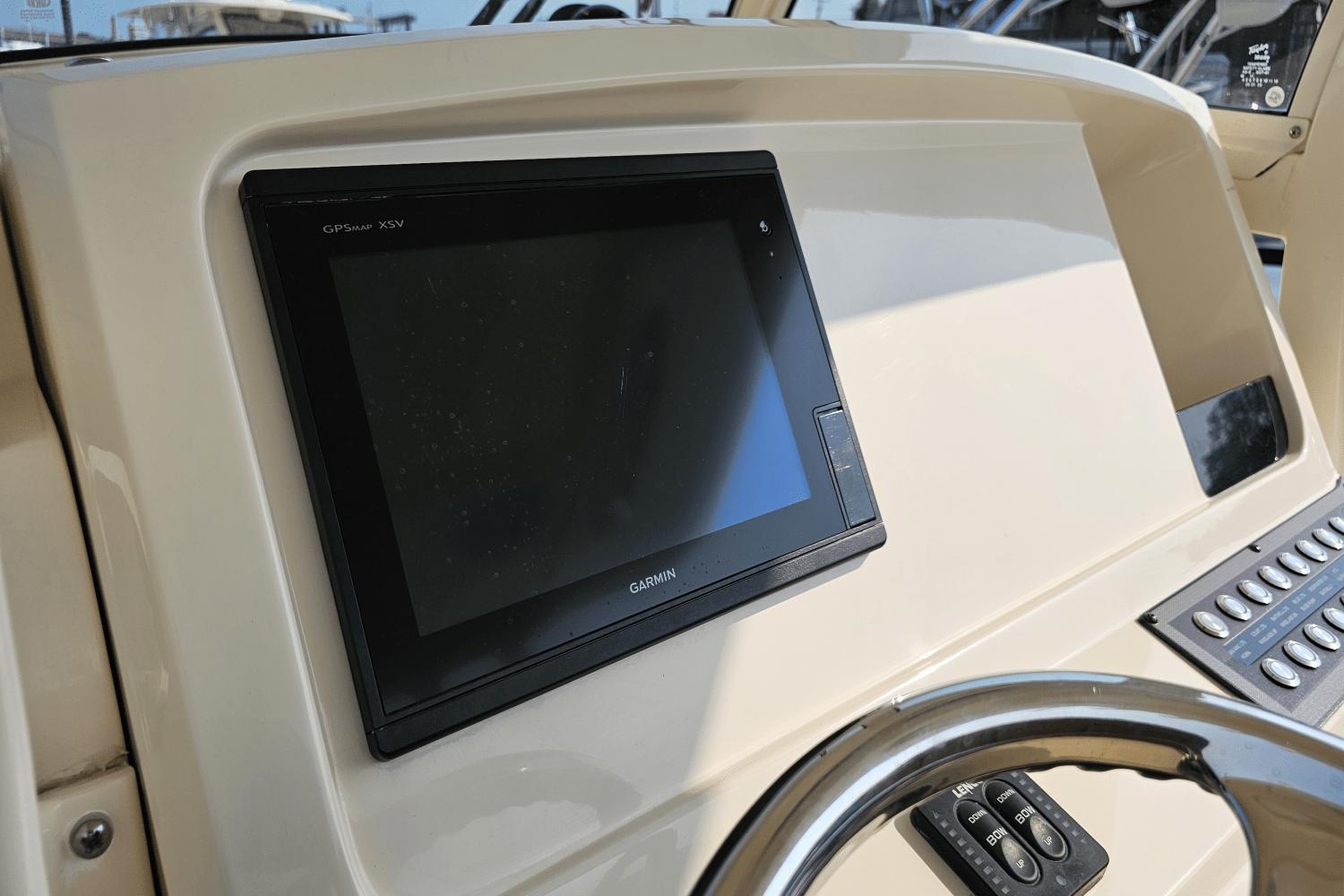 Slide: The Image of Scout 255 LXF 2020 - 25