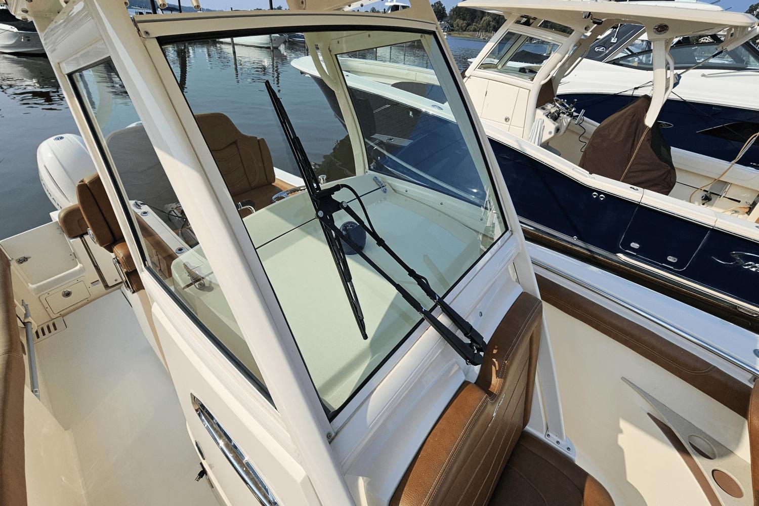 Slide: The Image of Scout 255 LXF 2020 - 43