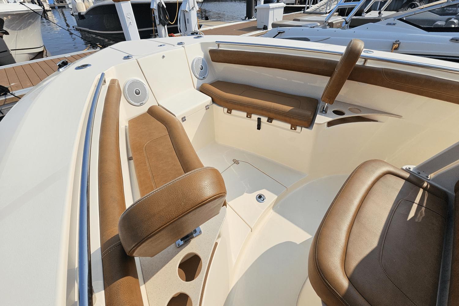Slide: The Image of Scout 255 LXF 2020 - 48