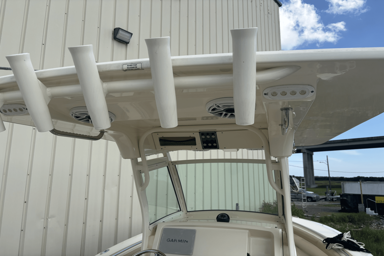 Slide: The Image of Scout 255 LXF 2020 - 8