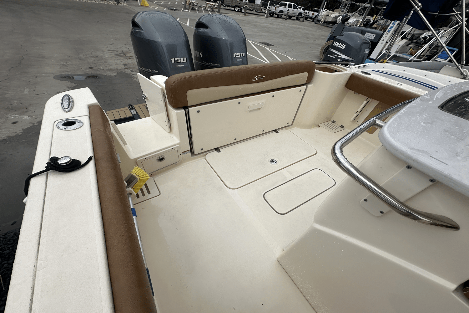 Slide: The Image of Scout 255 LXF 2021 - 10