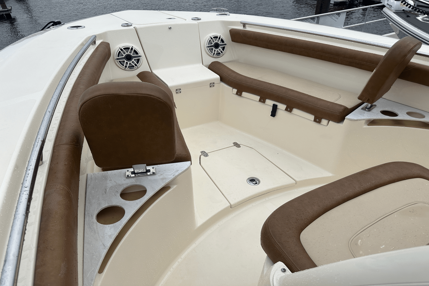 Slide: The Image of Scout 255 LXF 2021 - 15