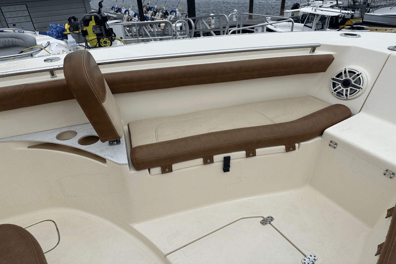 Slide: The Image of Scout 255 LXF 2021 - 16