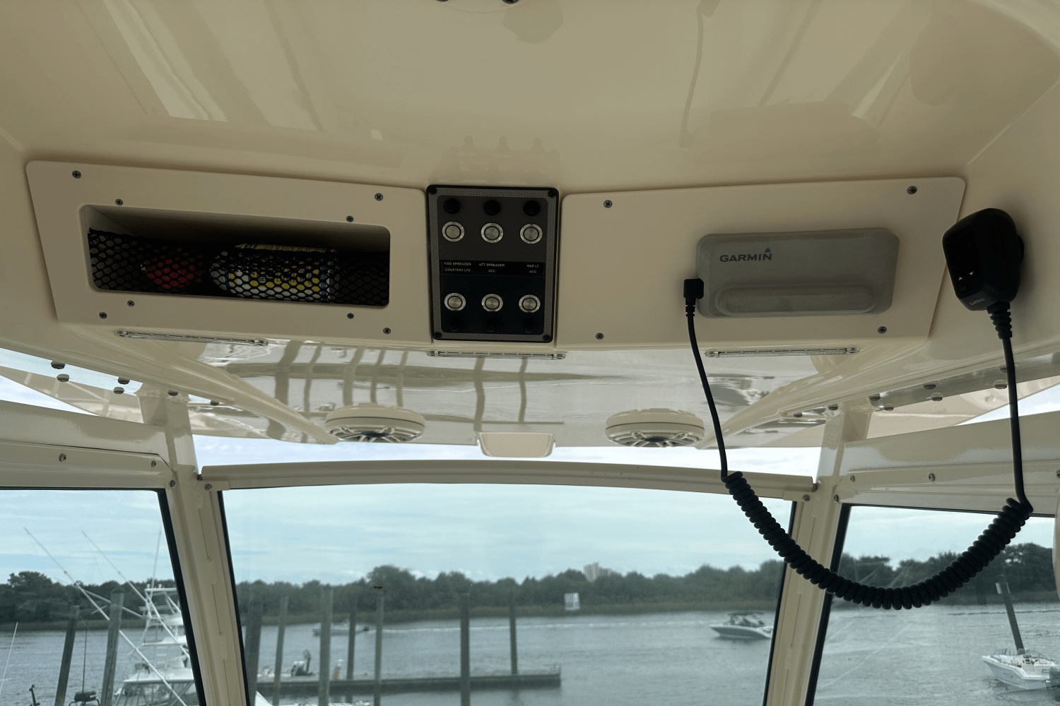 Slide: The Image of Scout 255 LXF 2021 - 22