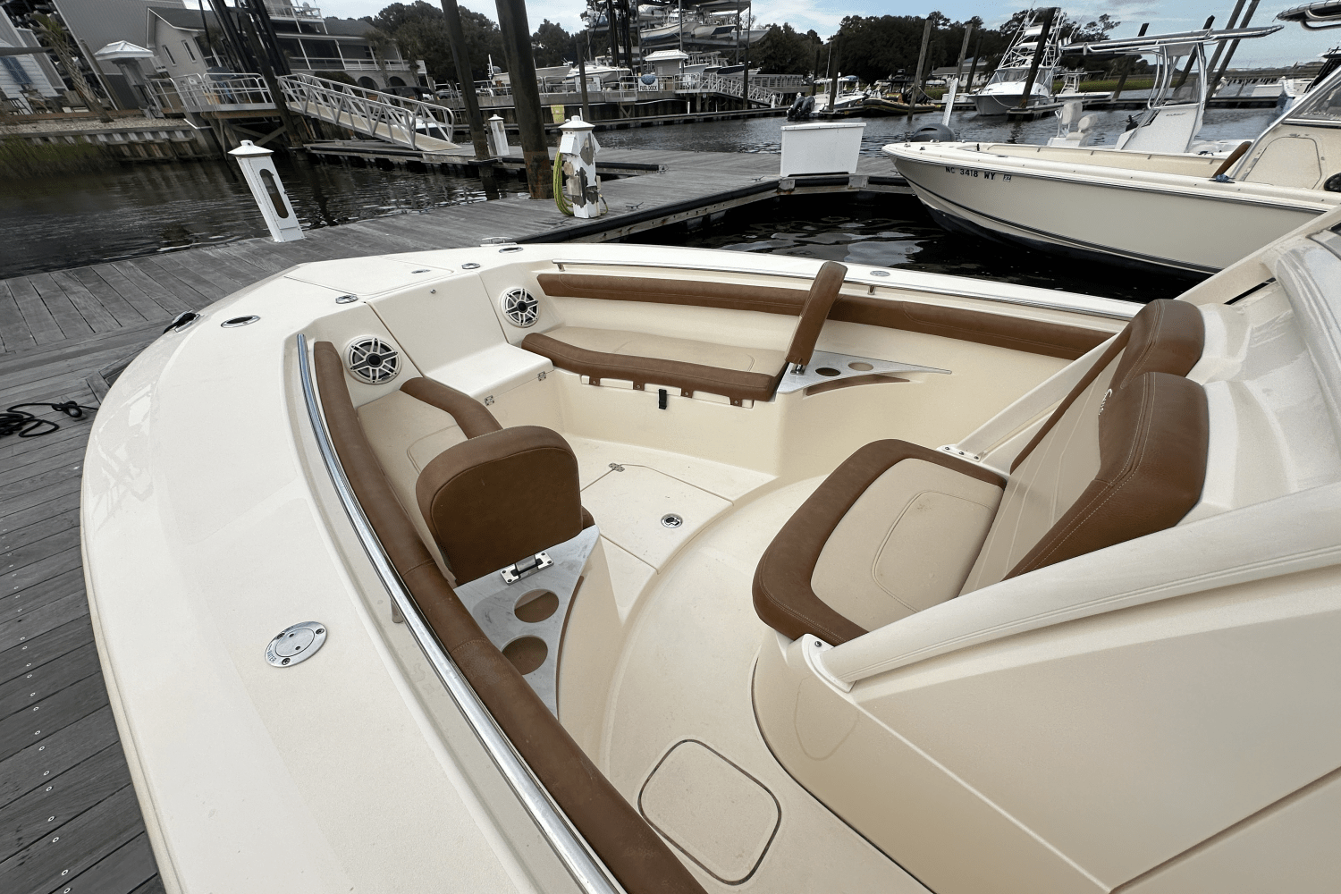 Slide: The Image of Scout 255 LXF 2021 - 3