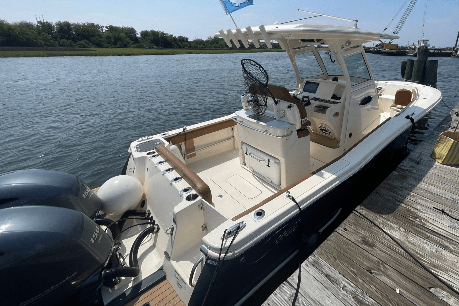 Slide: The Image of Scout 255 LXF 2021 - 33