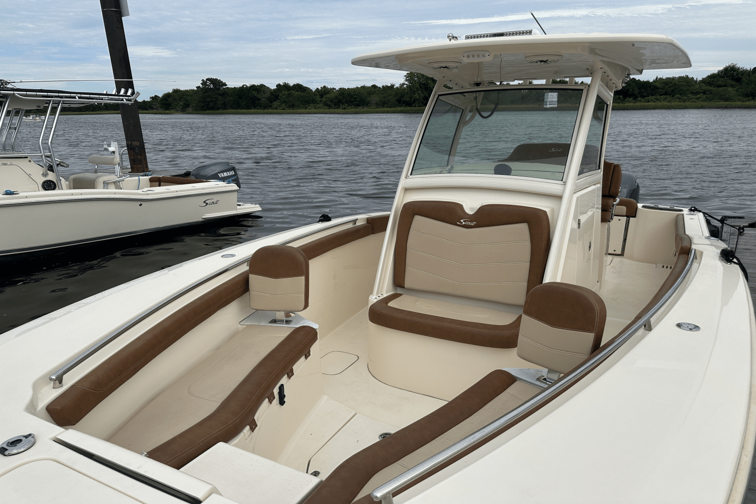 Slide: The Image of Scout 255 LXF 2021 - 4