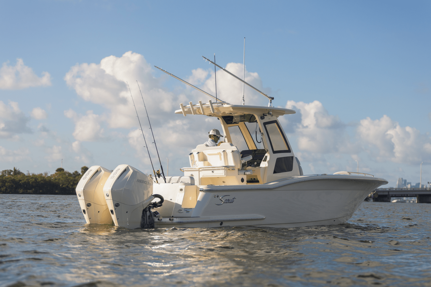 Slide: The Image of Scout 260 LXF 2024 - 10