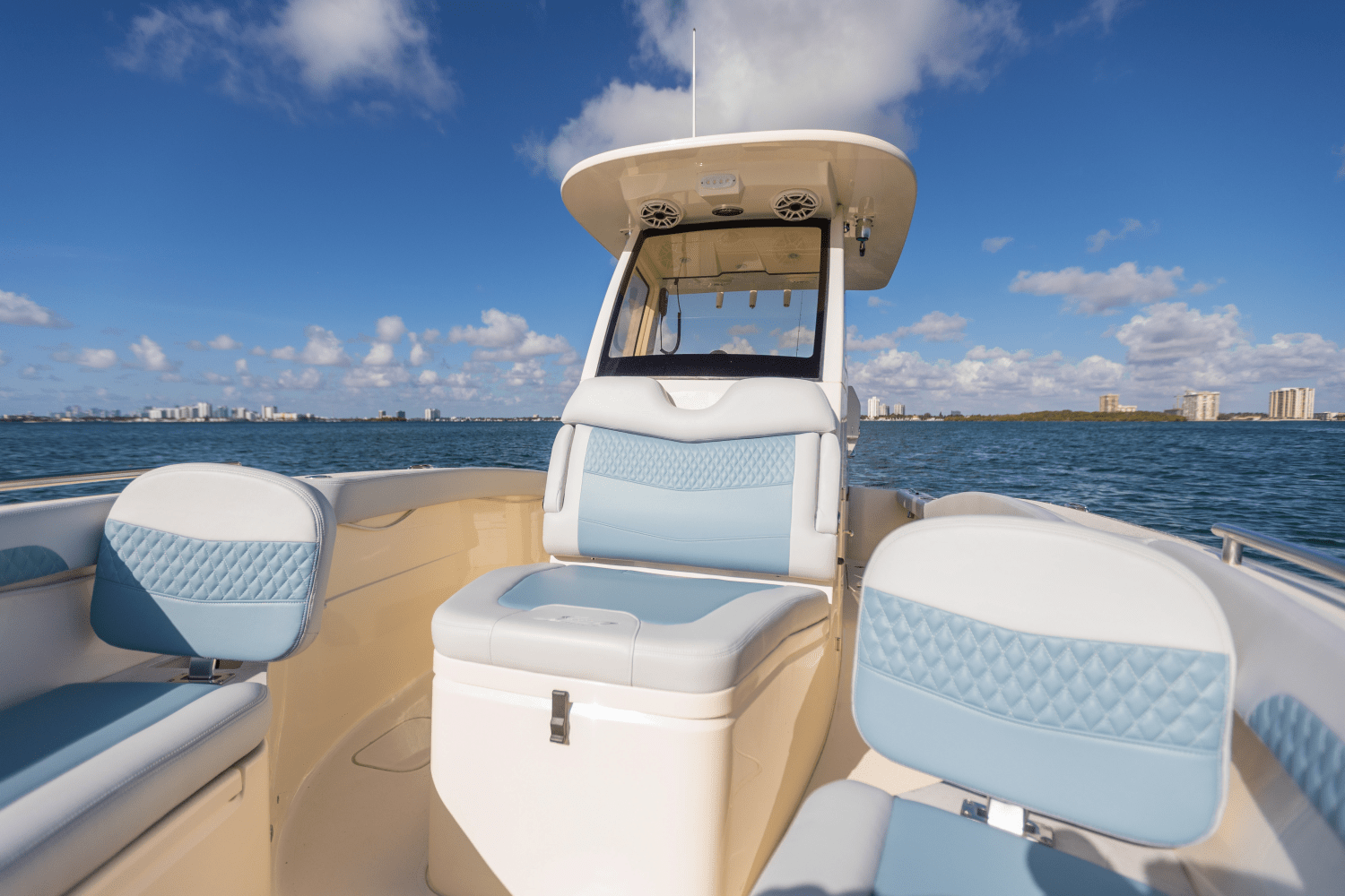 Slide: The Image of Scout 260 LXF 2024 - 23