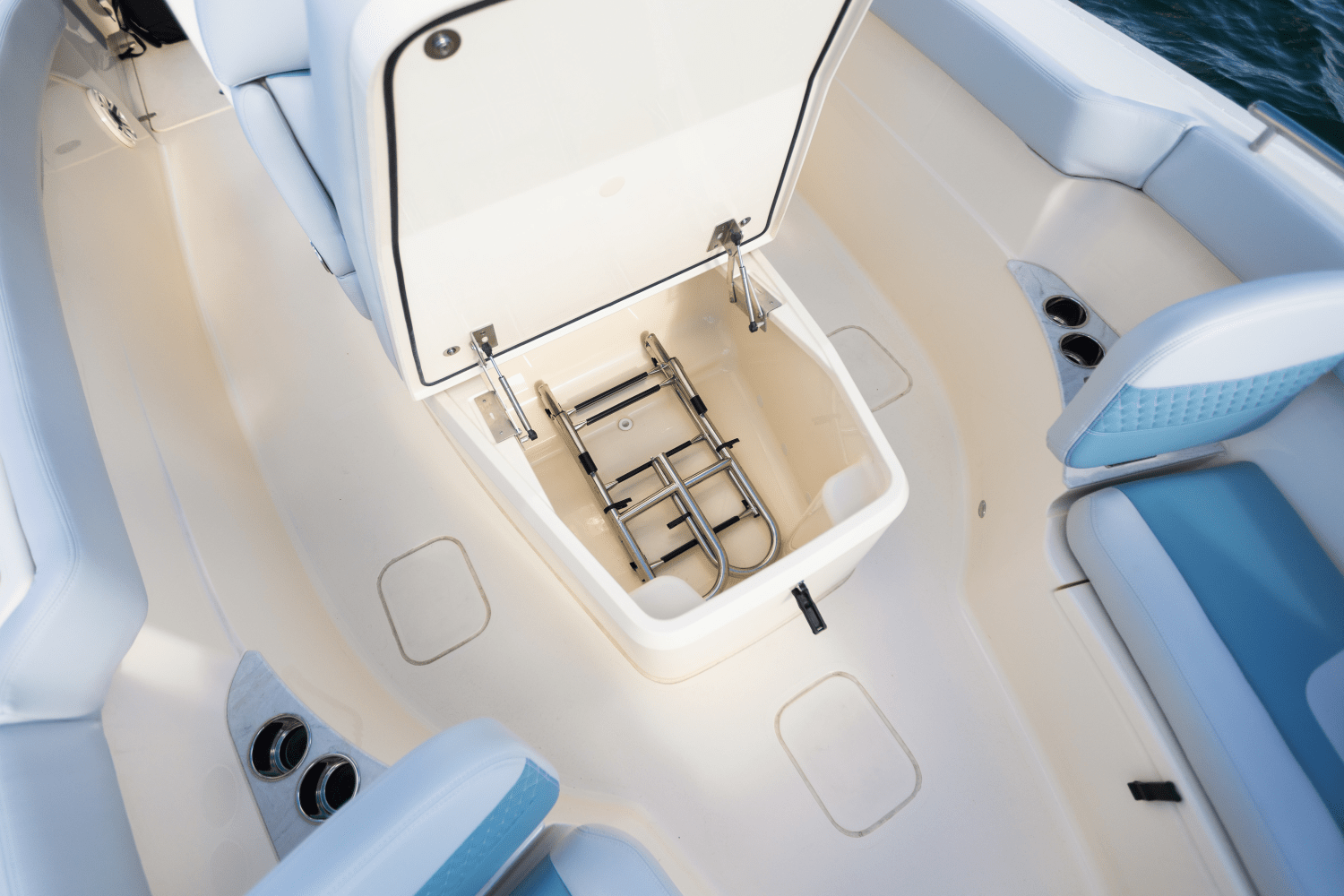 Slide: The Image of Scout 260 LXF 2024 - 25