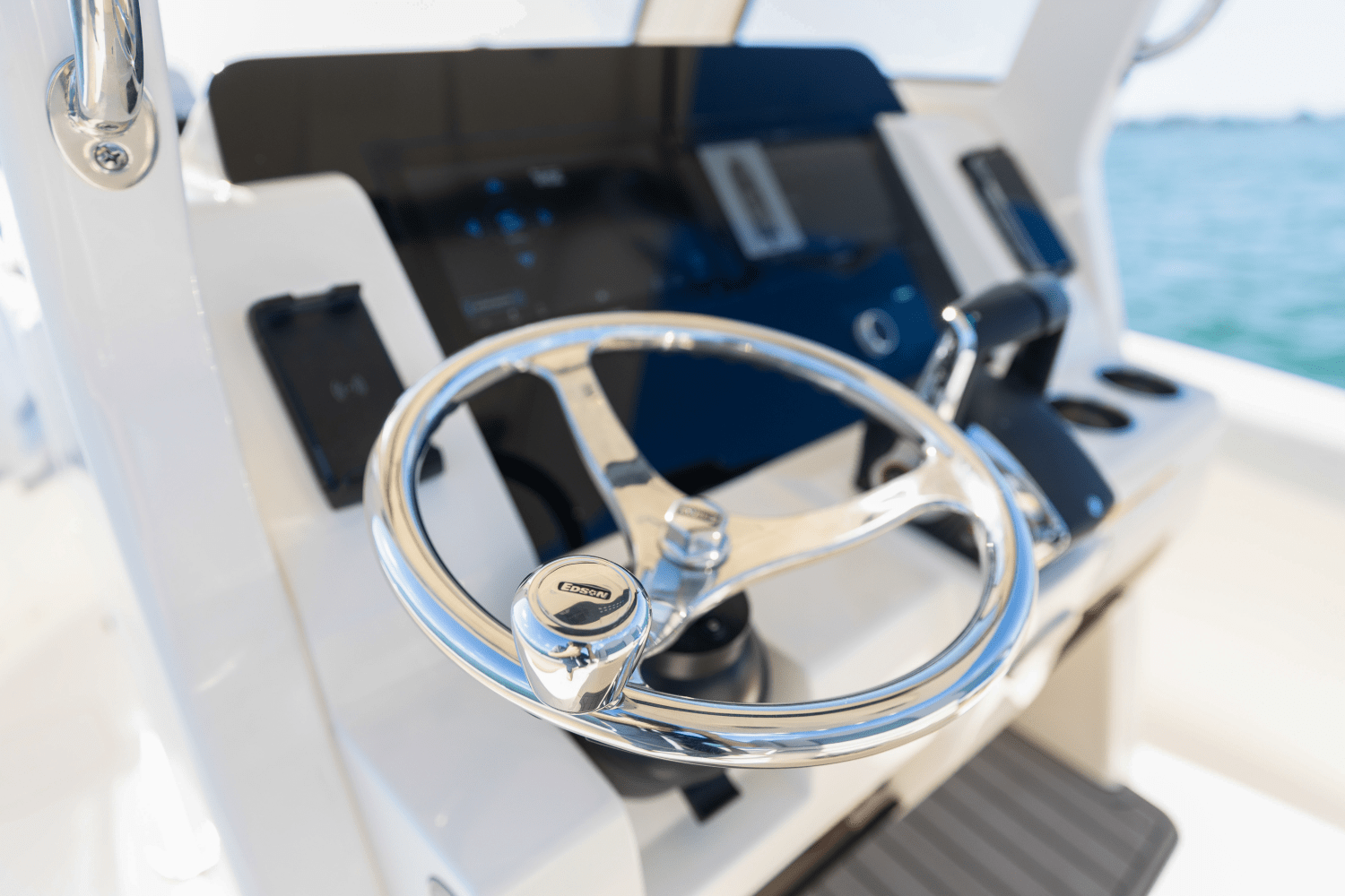 Slide: The Image of Scout 260 LXF 2024 - 28