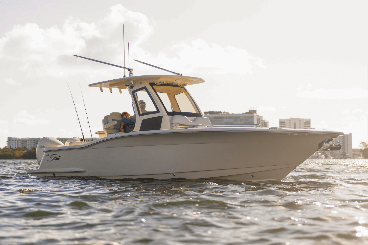 Slide: The Image of Scout 260 LXF 2024 - 9