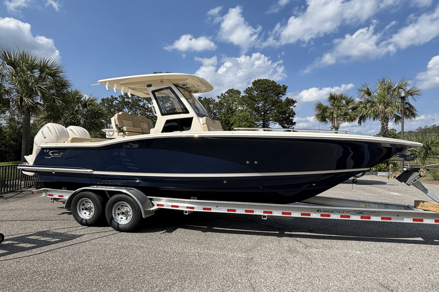 Slide: The Image of Scout 260 LXF 2025 - 0