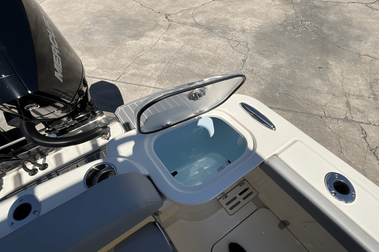 Slide: The Image of Scout 260 LXF 2025 - 17