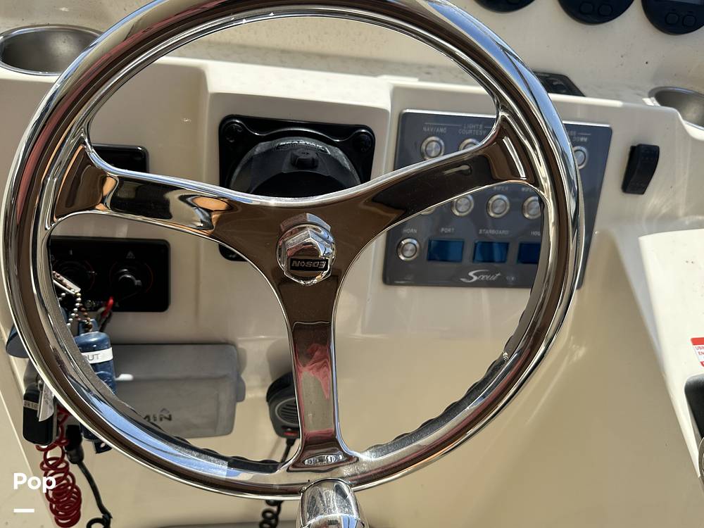 Slide: The Image of Scout 275 Dorado 2015 - 20