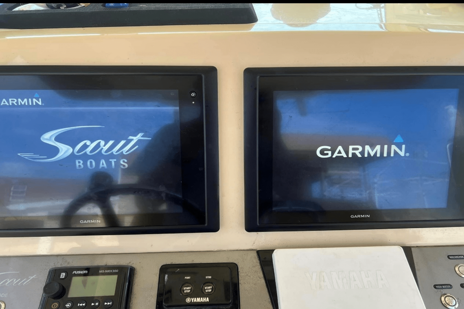 Slide: The Image of Scout 300 LXF 2015 - 14