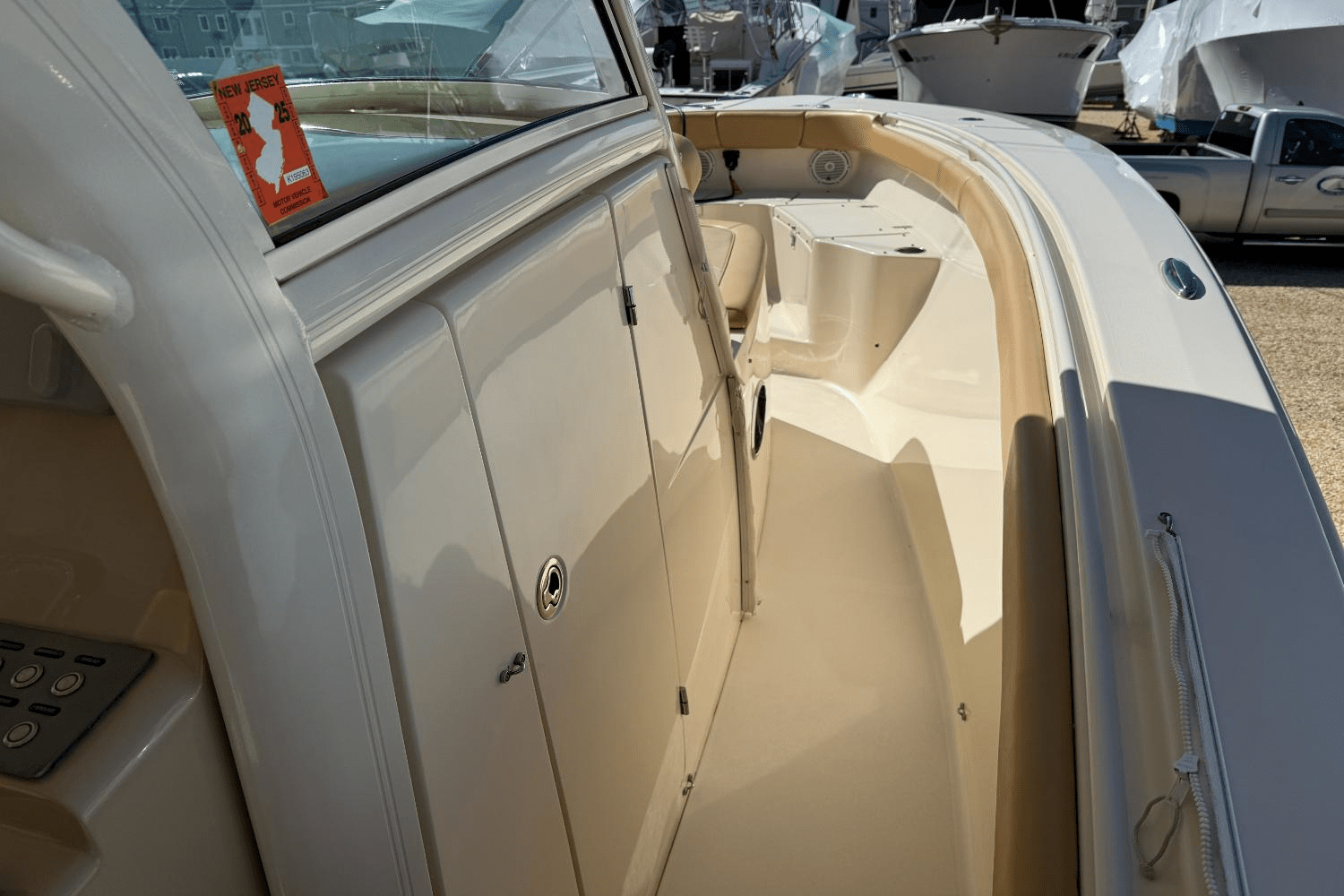 Slide: The Image of Scout 300 LXF 2015 - 15