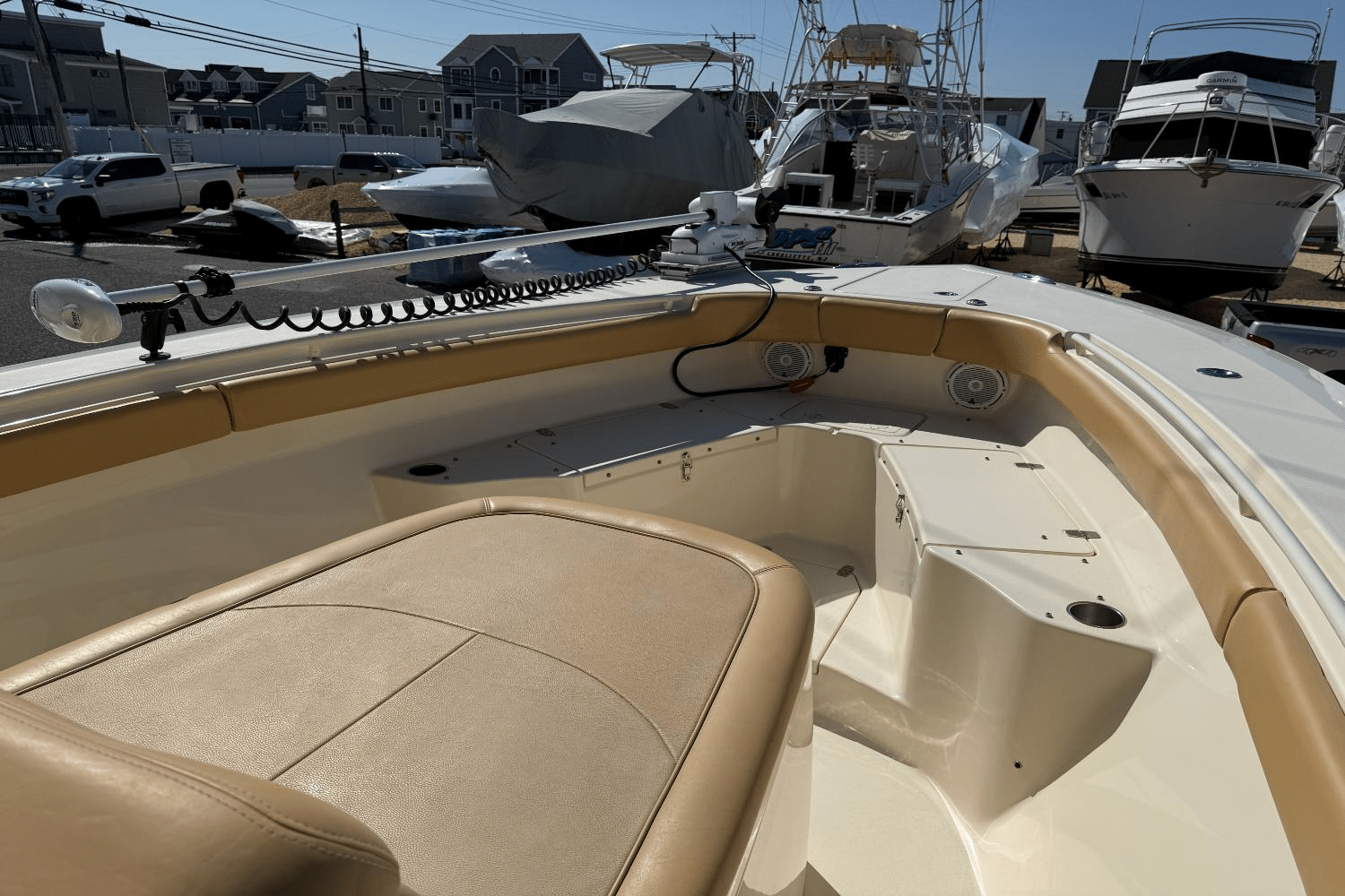 Slide: The Image of Scout 300 LXF 2015 - 18