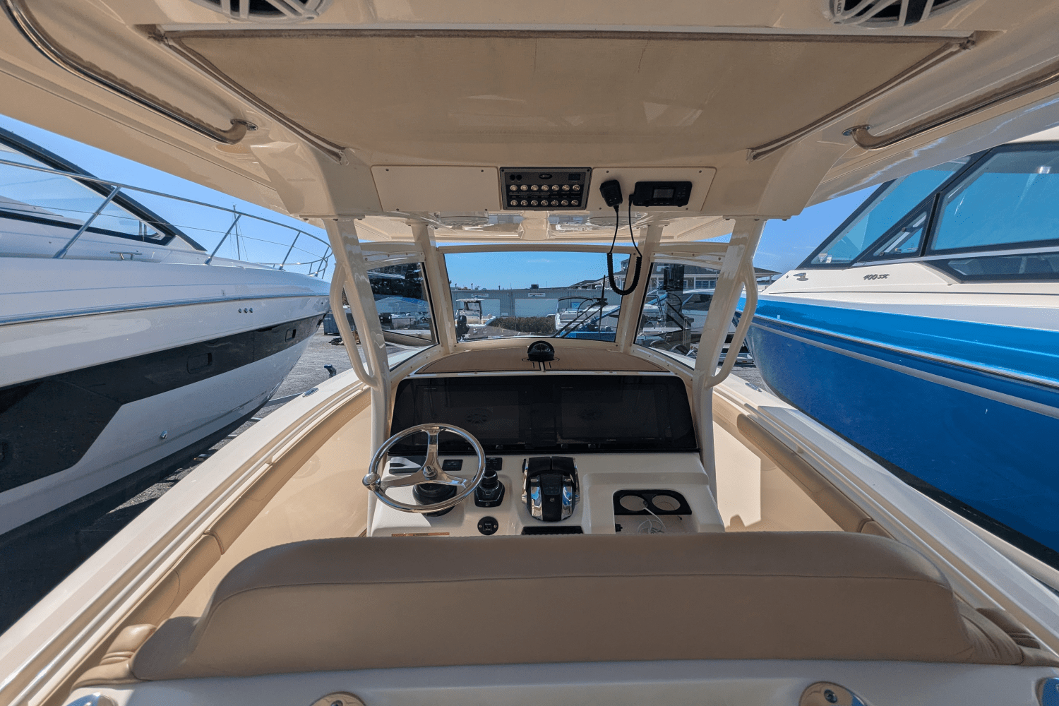 Slide: The Image of Scout 300 LXF 2020 - 34