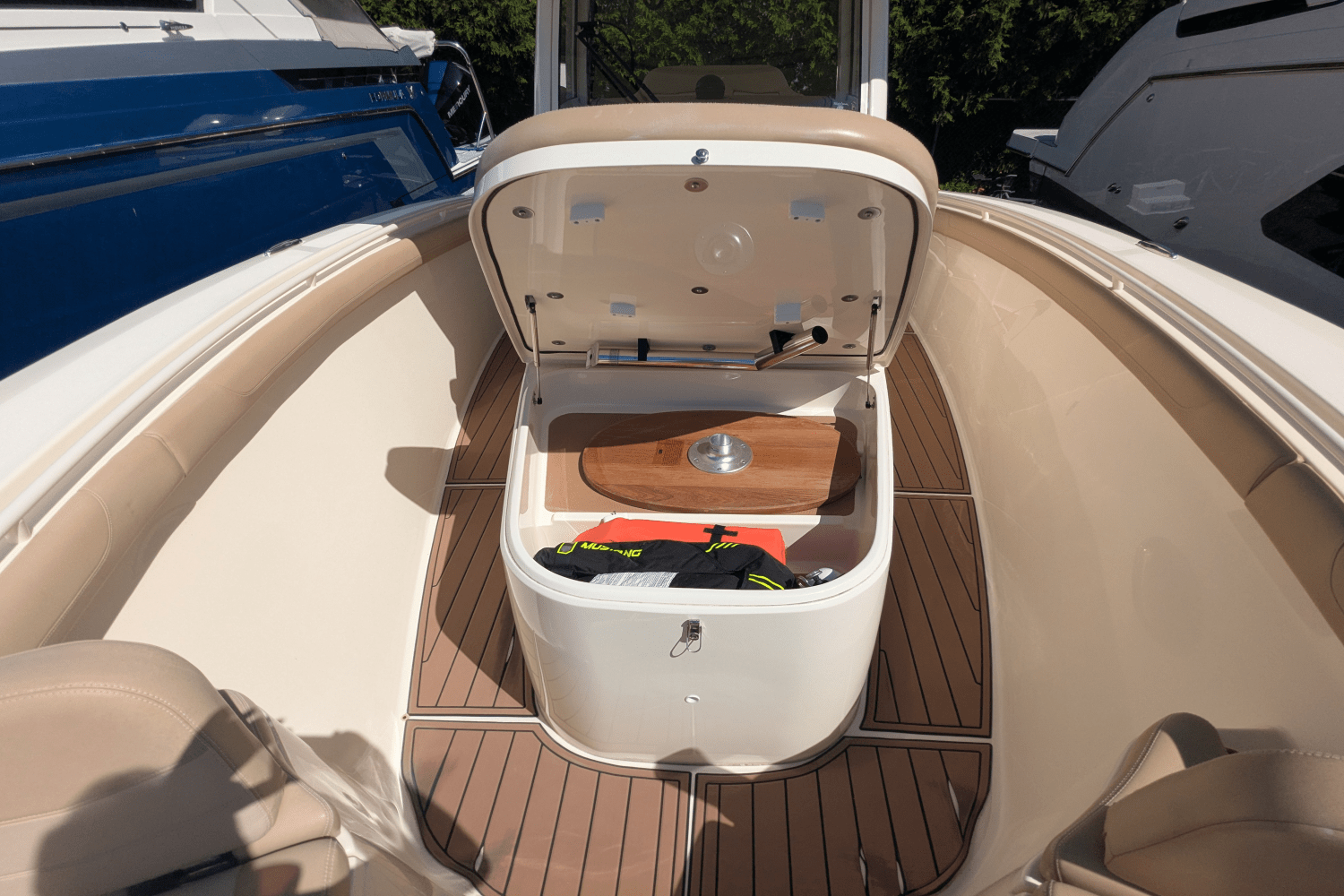 Slide: The Image of Scout 300 LXF 2020 - 45