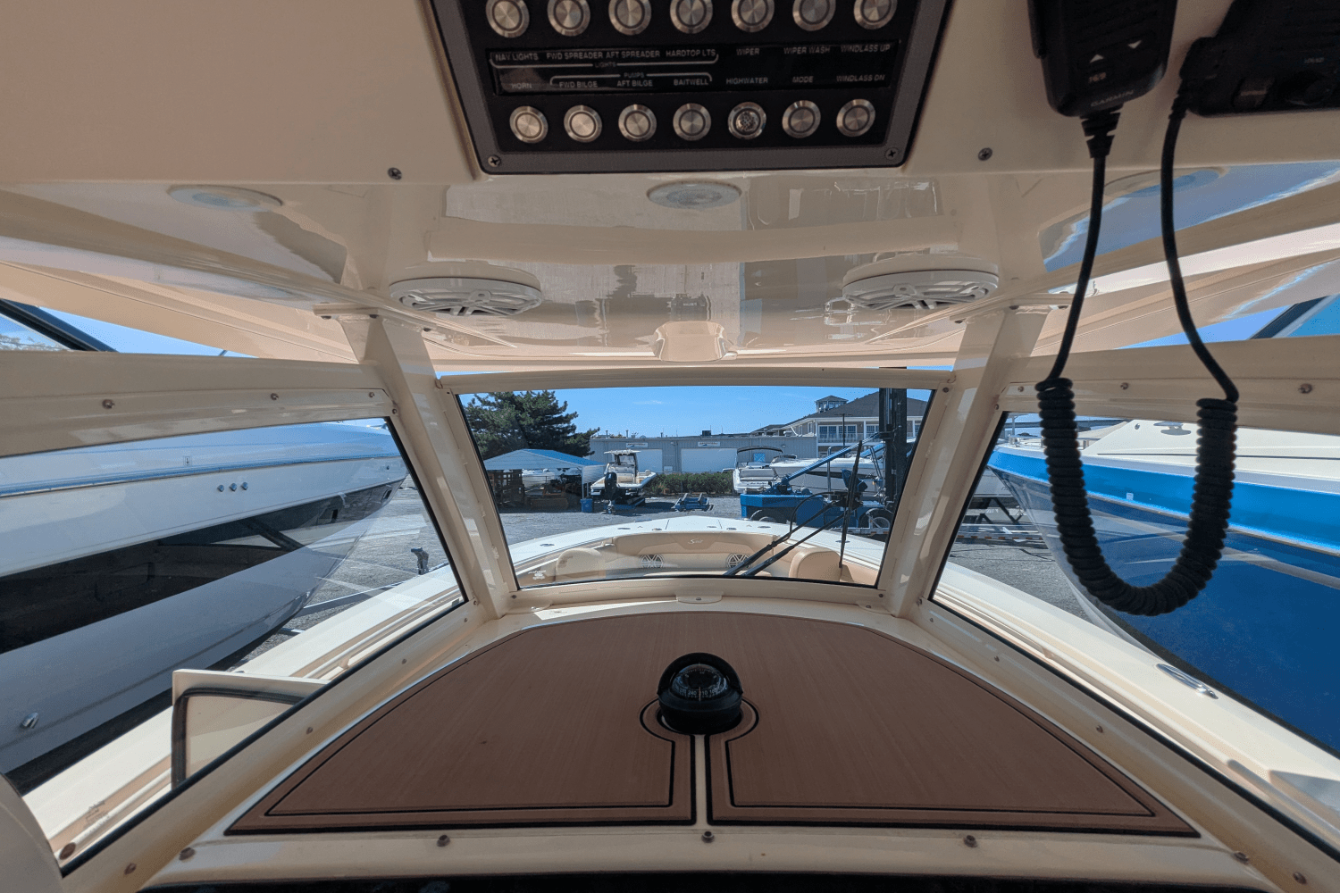 Slide: The Image of Scout 300 LXF 2020 - 55