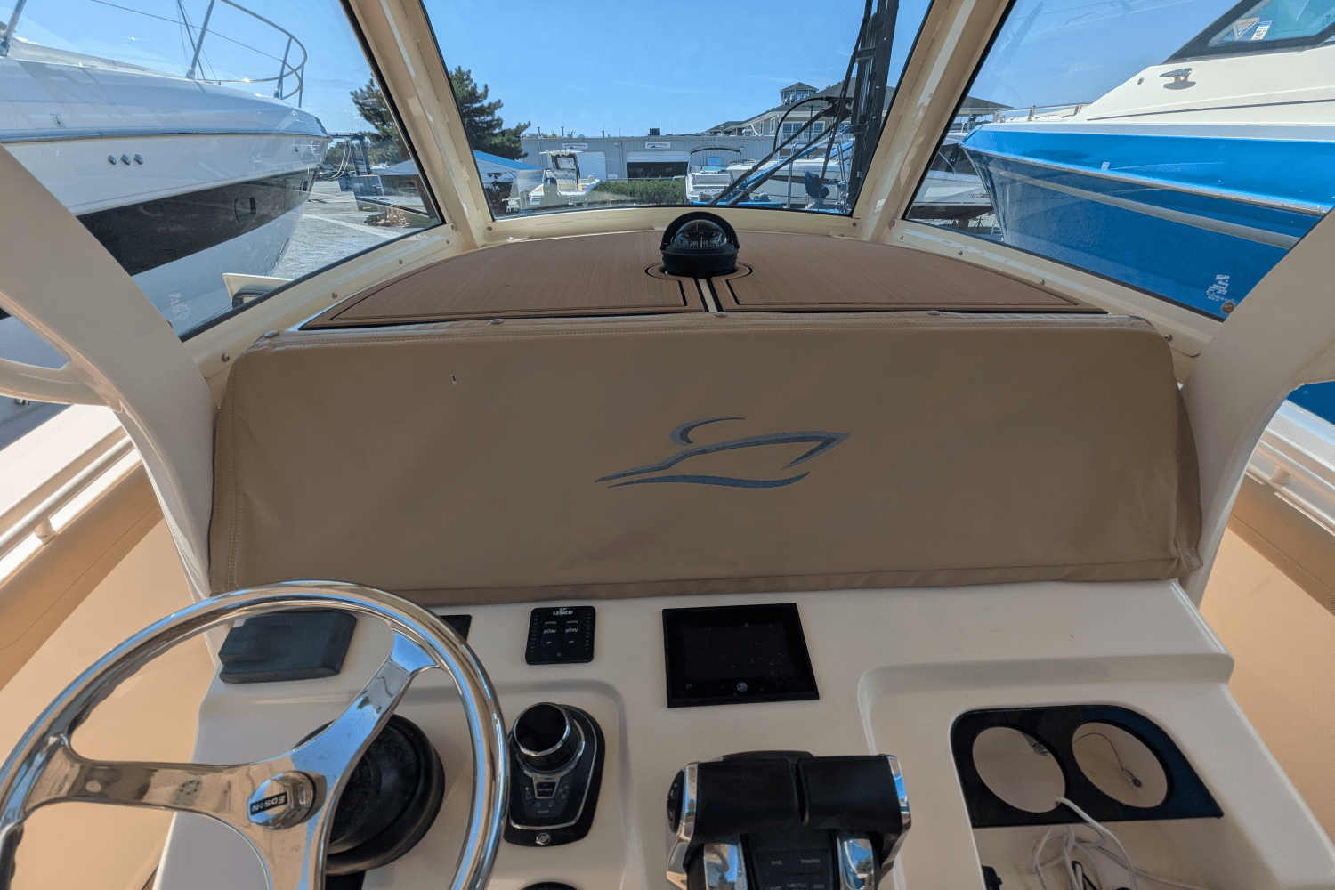 Slide: The Image of Scout 300 LXF 2020 - 56