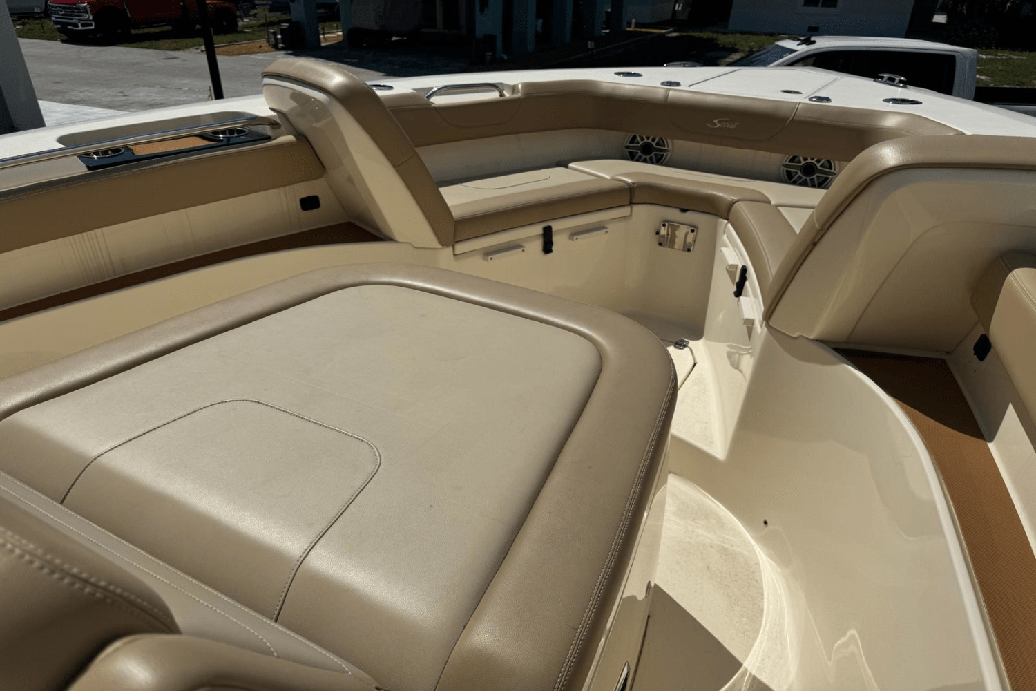 Slide: The Image of Scout 305 LXF 2023 - 3