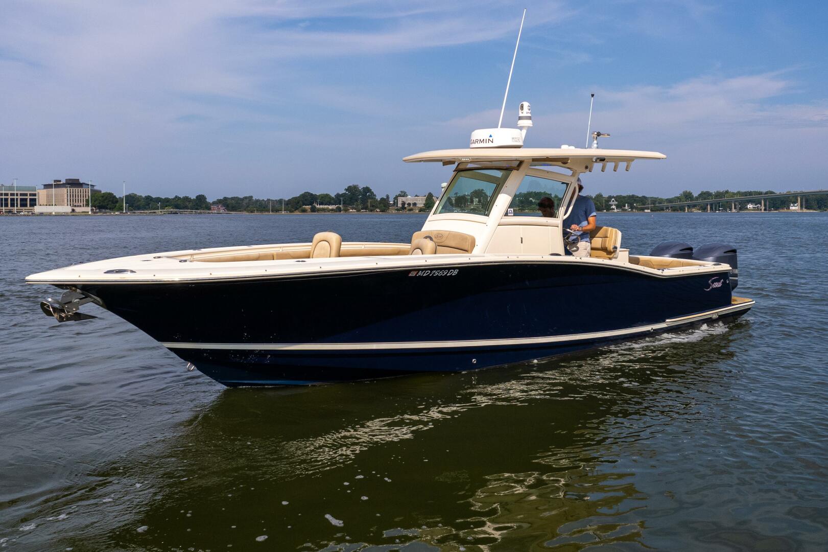 Slide: The Image of Scout 320 LXF 2015 - 13