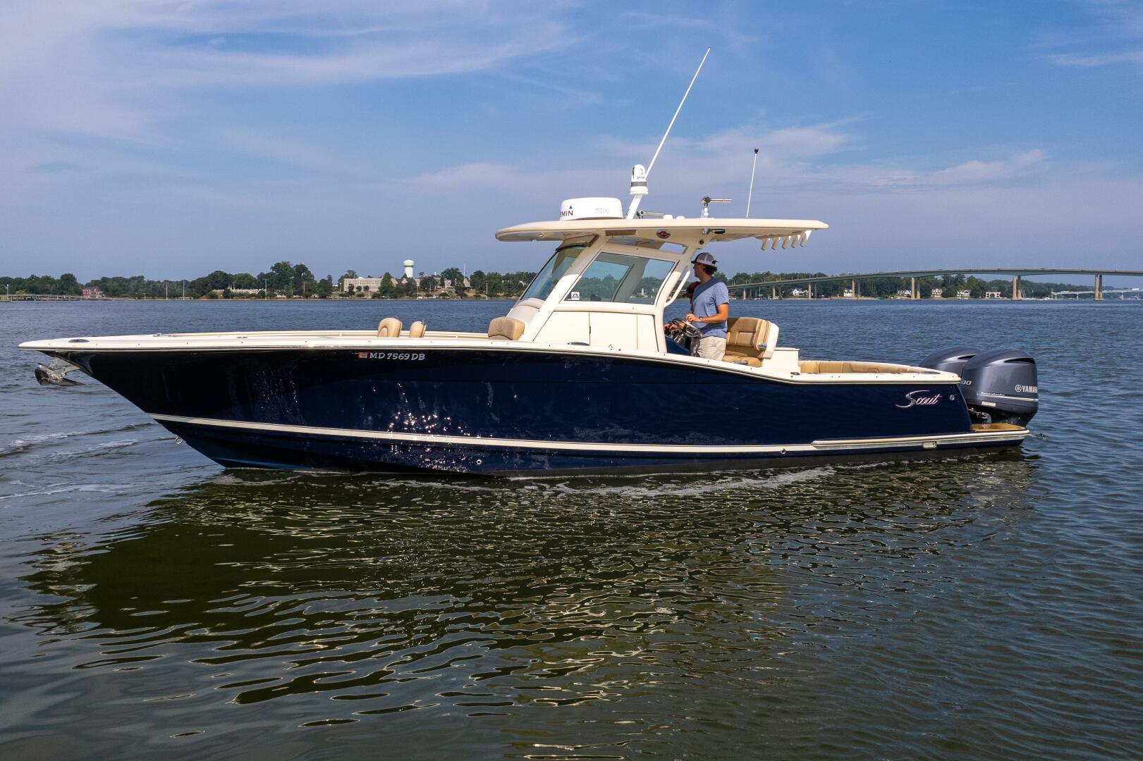 Slide: The Image of Scout 320 LXF 2015 - 14
