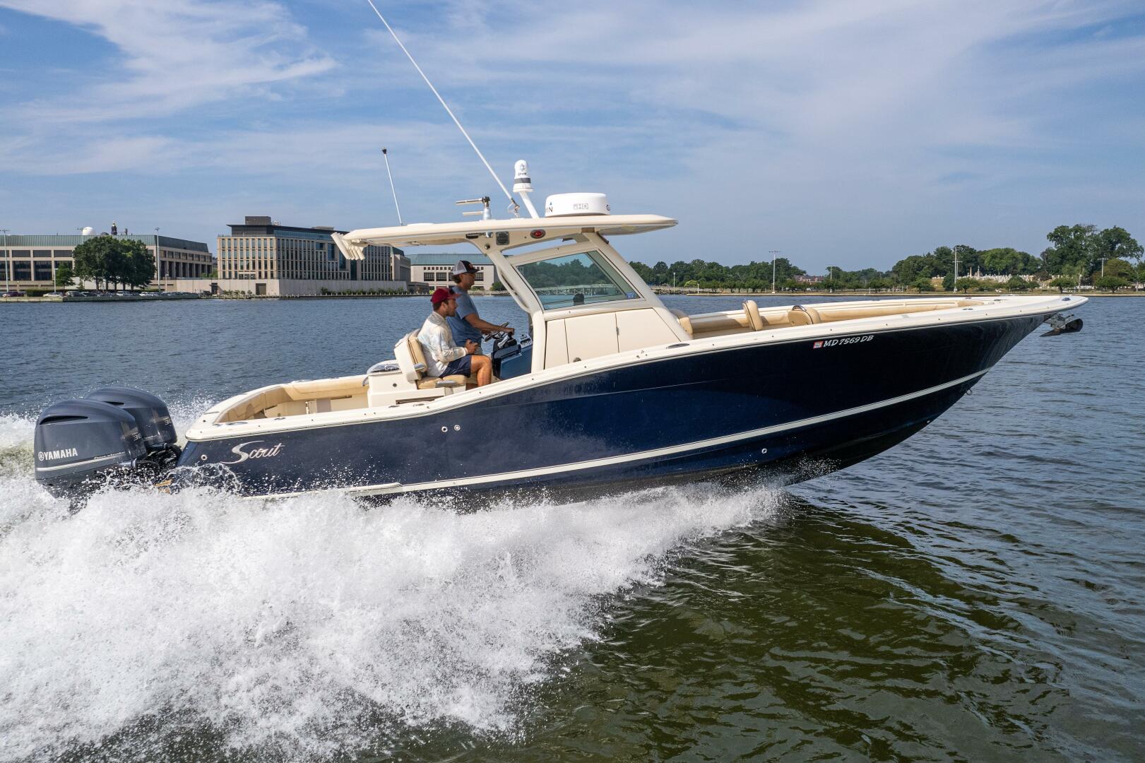 Slide: The Image of Scout 320 LXF 2015 - 21