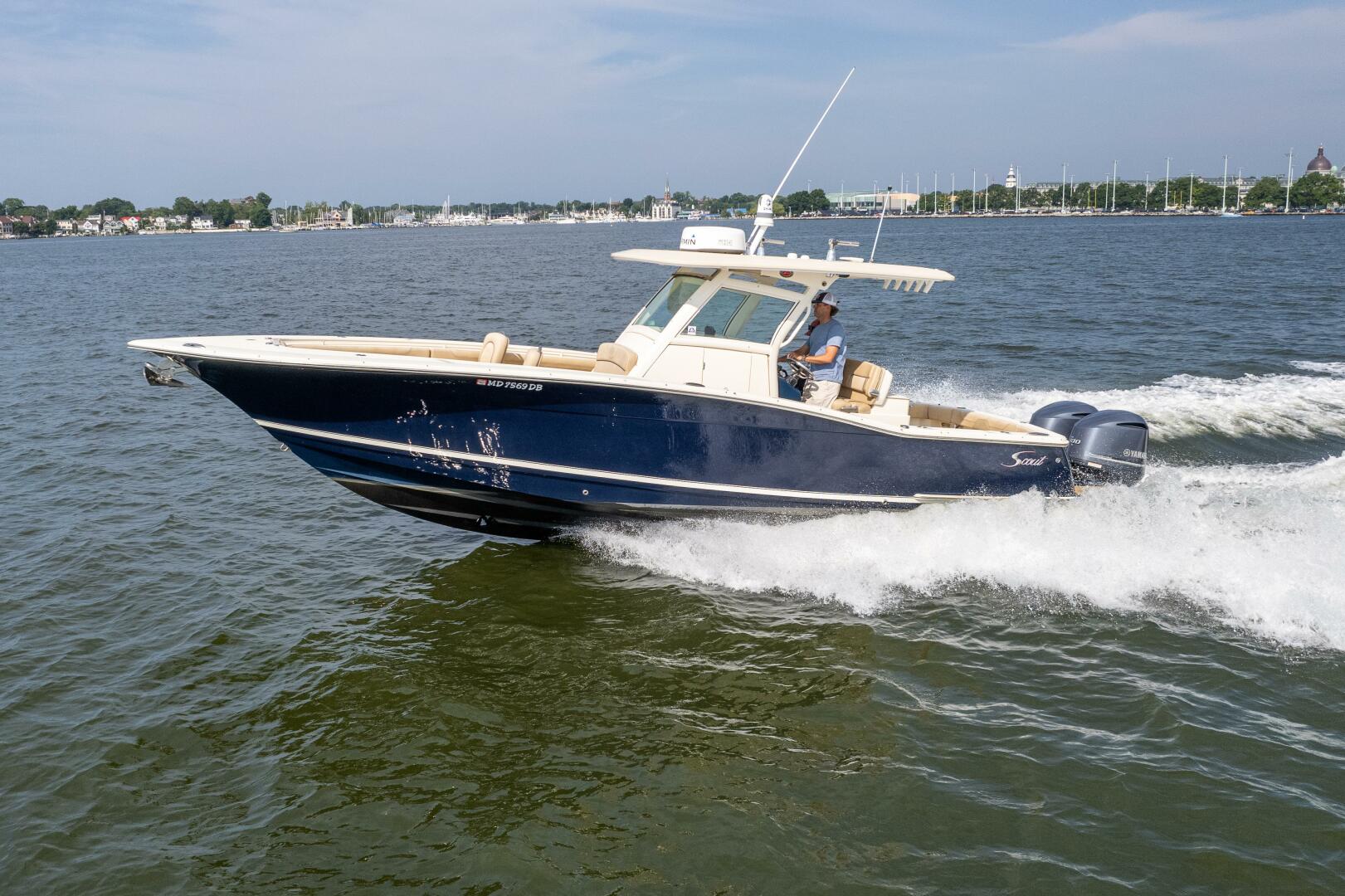 Slide: The Image of Scout 320 LXF 2015 - 27