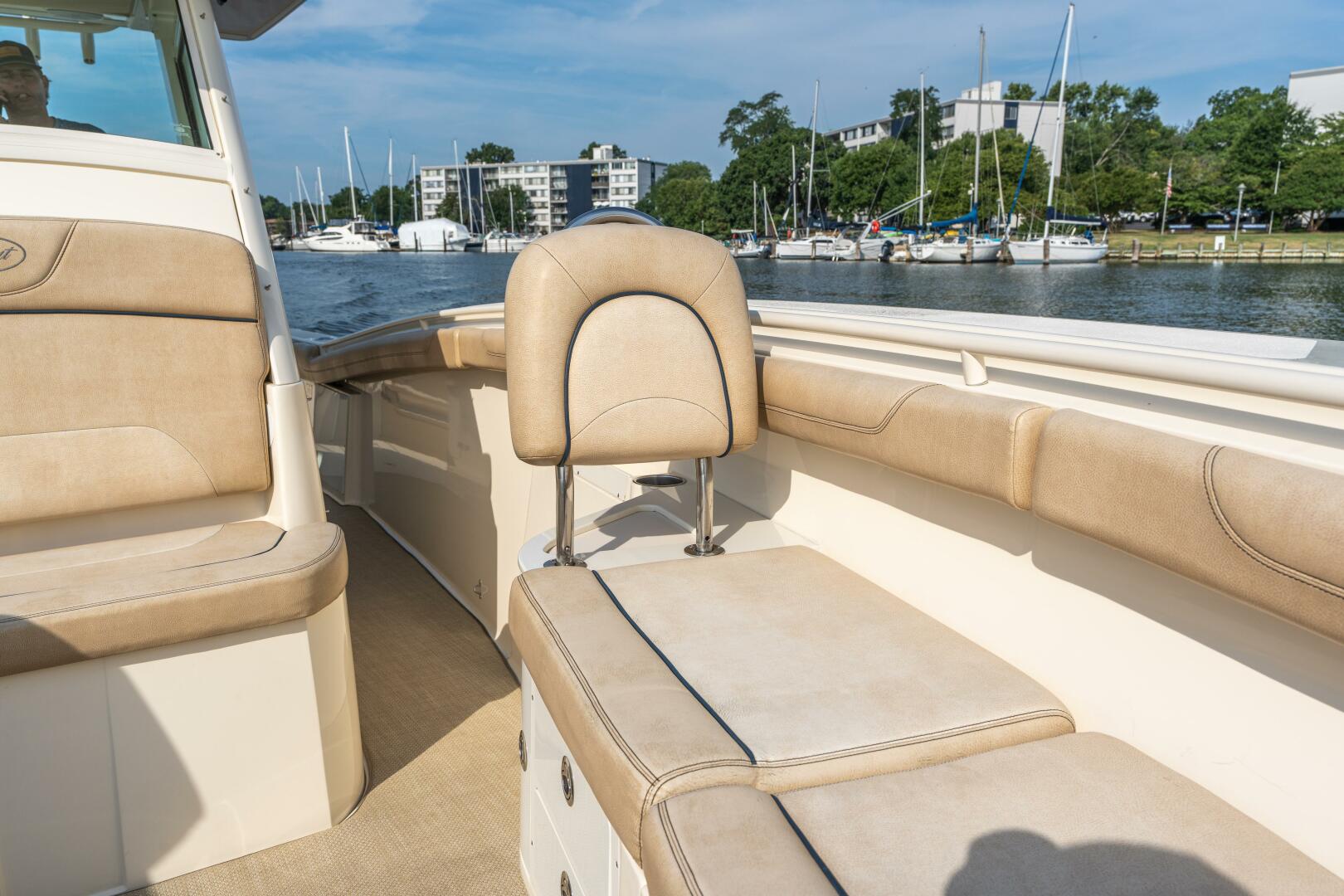 Slide: The Image of Scout 320 LXF 2015 - 31