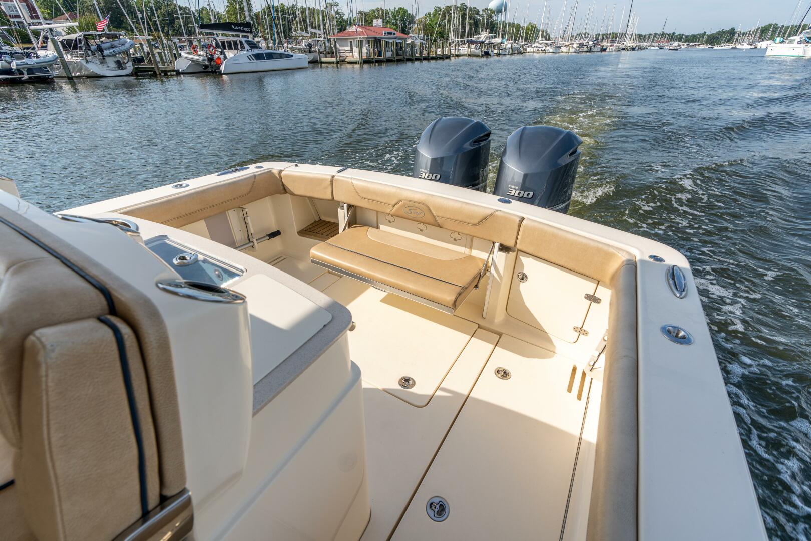 Slide: The Image of Scout 320 LXF 2015 - 35