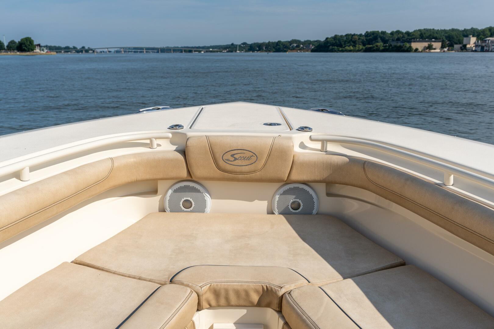 Slide: The Image of Scout 320 LXF 2015 - 39