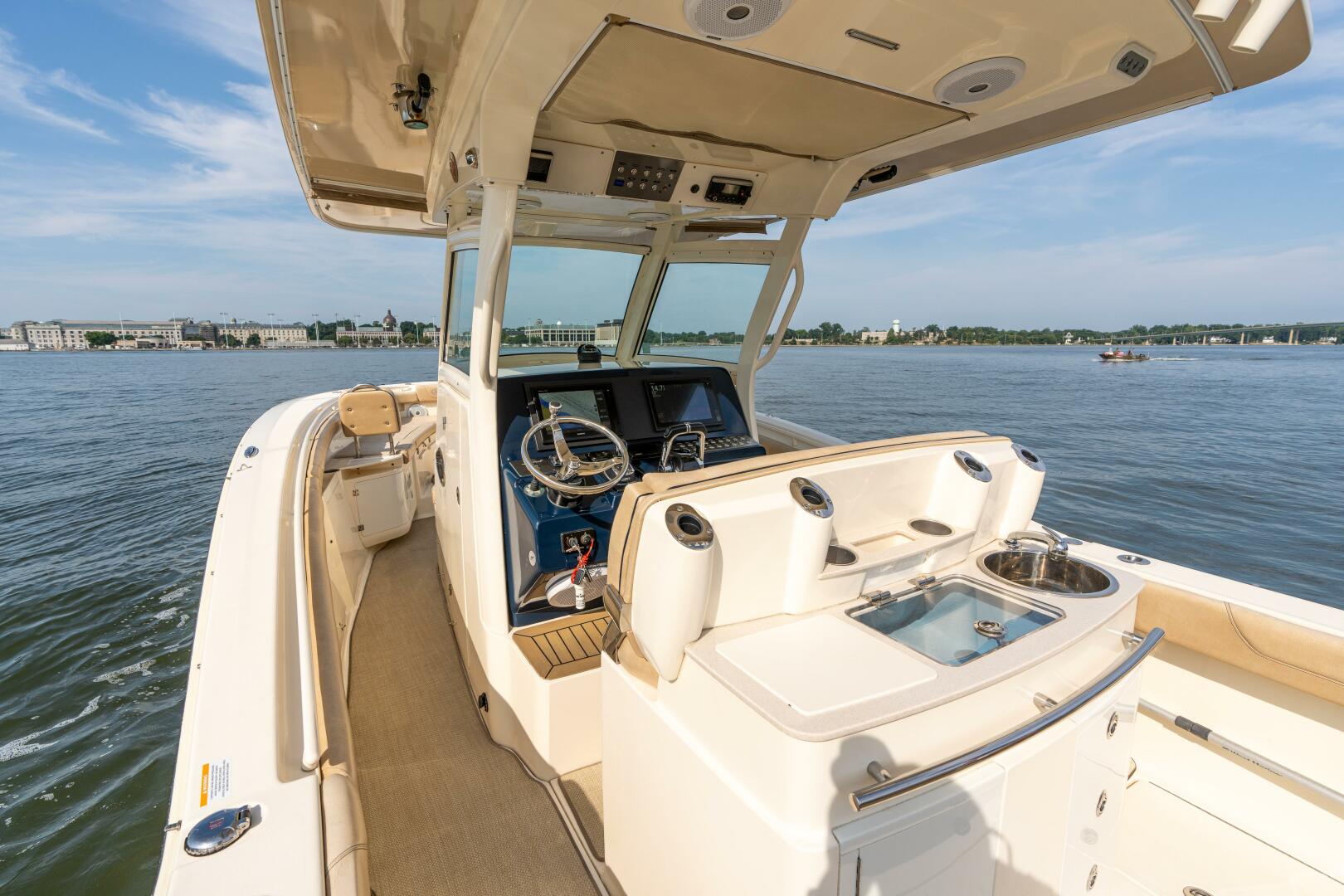 Slide: The Image of Scout 320 LXF 2015 - 40