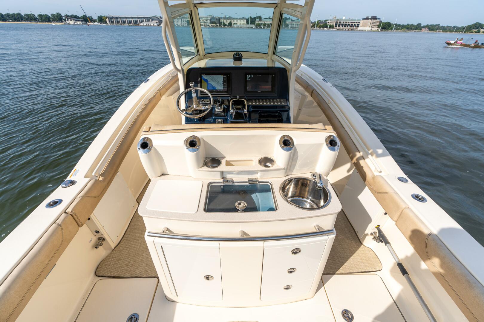 Slide: The Image of Scout 320 LXF 2015 - 41